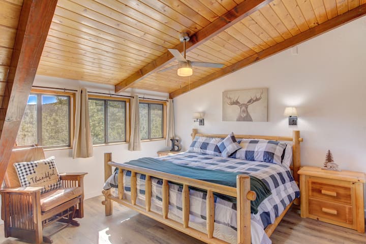 Поткровје на горниот кат, посебен простор, но нема ѕид помеѓу другата страна на поткровјето кое има 4 единечни душеци