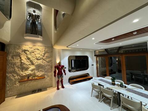 Amazing 5Bedrm Themed House at City Center w/ Maid