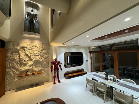 Amazing 5Bedrm Themed House at City Center w/ Maid