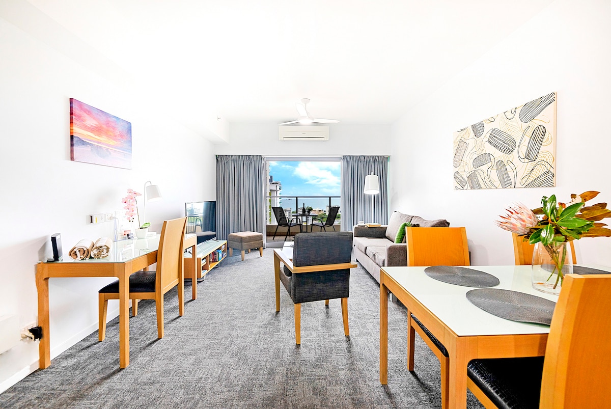Top Airbnb: Entire Unit, City Central with Ocean Views in Darwin City