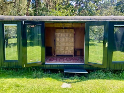 Popular Airbnb listing: Idyllic Tiny House at Boerderij Driebergen in Rotterdam