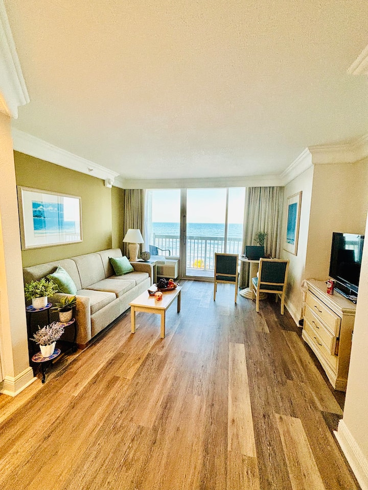 Ocean Front One Bedroom Apartment With A Balcony ! - Daytona Beach, FL