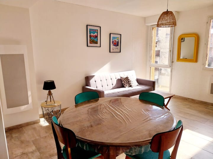 Appartement Centre Ax Les Thermes Avec Parking - Ax-les-Thermes