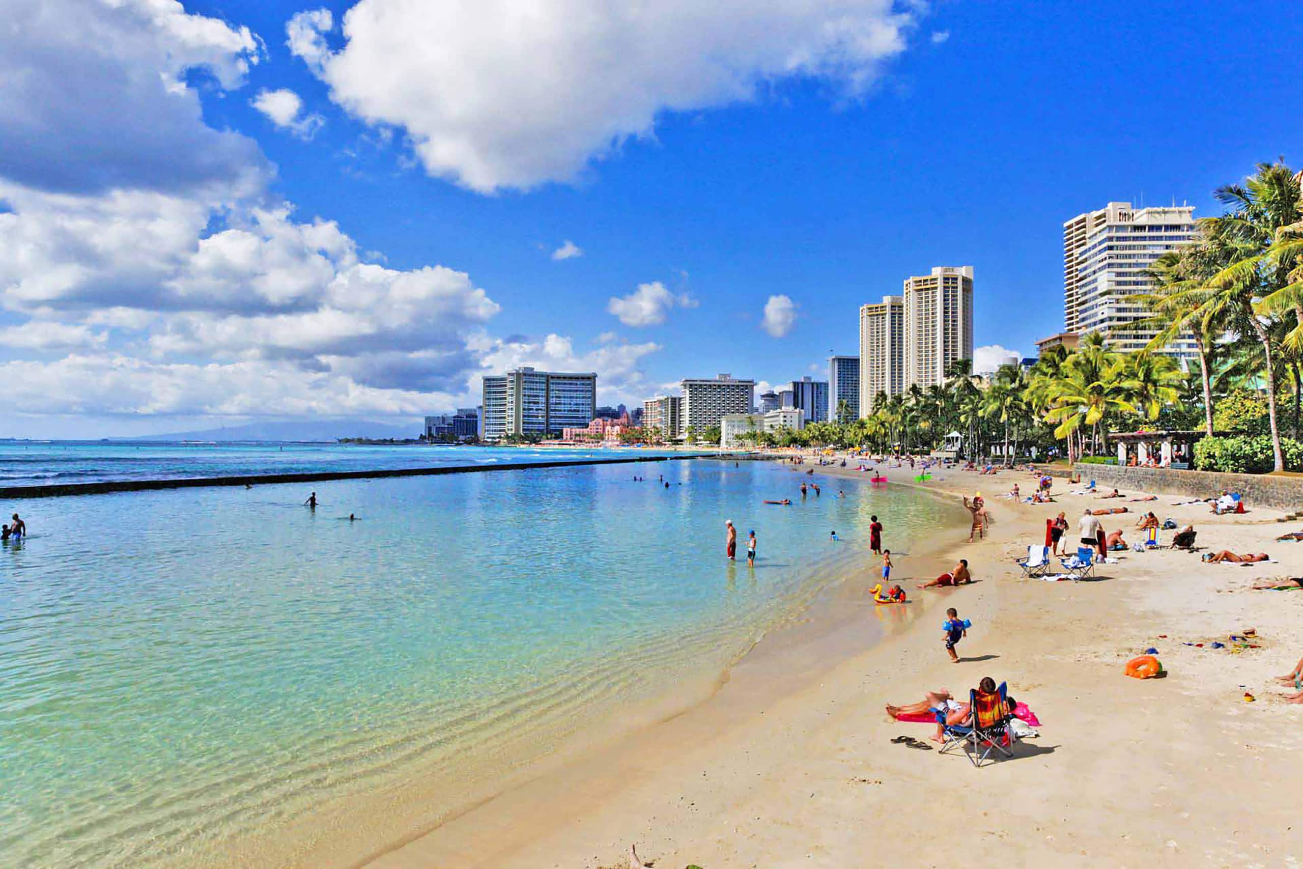 Condo in Honolulu · ★4.87 · 2 bedrooms · 4 beds · 2 private baths - Image 57