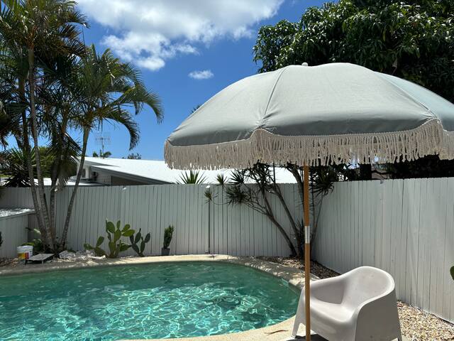 The Sunshine House – Quiet Oasis + Pool Near Byron