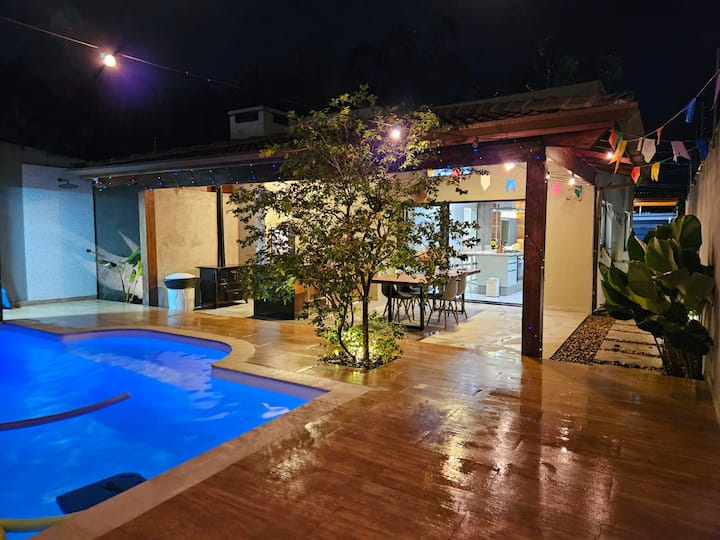 Imóvel Completo Ar Condicionado E Piscina Aquecida - Bertioga