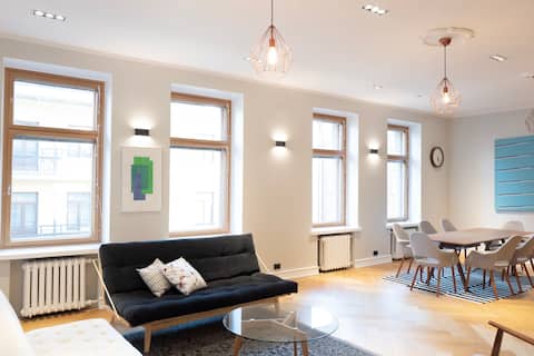 Popular Airbnb listing: Grand 100m2+ residency right in the city center in Kamppi
