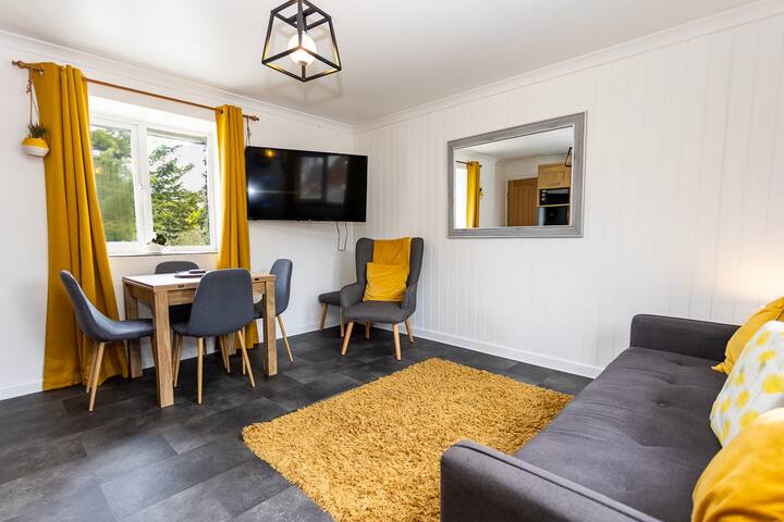 Keepers Cottage, With New Hot Tub And Pool - Tenby