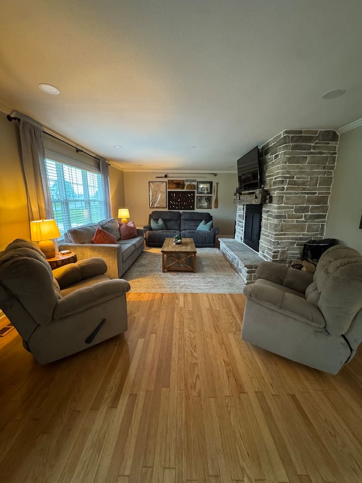 Mud Creek Minner’ Hole Lake House - Dayton, TN