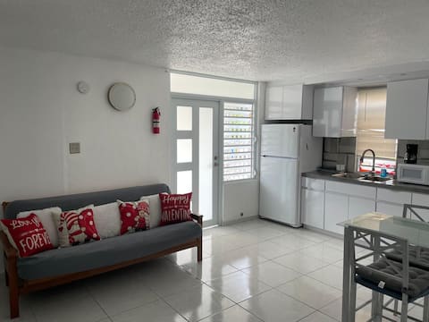 Successful Airbnb property: 2-Bedroom Rental | 10 min to beach & 25 to SJU in Mansión Del Mar