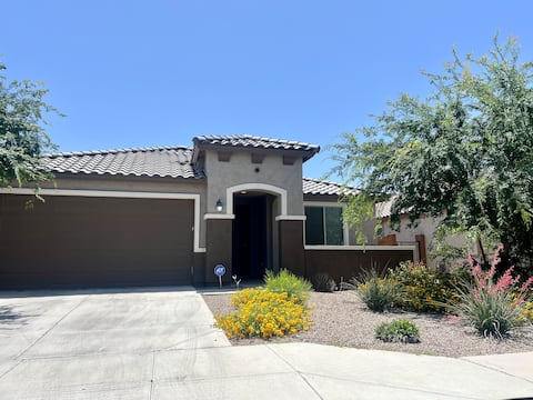 Beautiful, Family-Friendly, Clean & Cozy 3 BR Home
