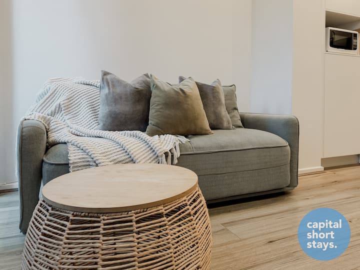 Bedroomtv | Pet-friendly | Enclosed Yard | Sofabed - Canberra