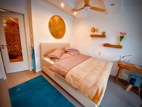 Popular Airbnb listing: Beautiful views in the middle of Berlin - in the sun in Rummelsburg