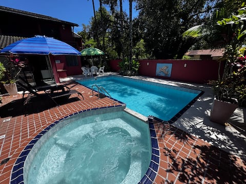 Retreat in Atami: Natural Yard and Heated Spa