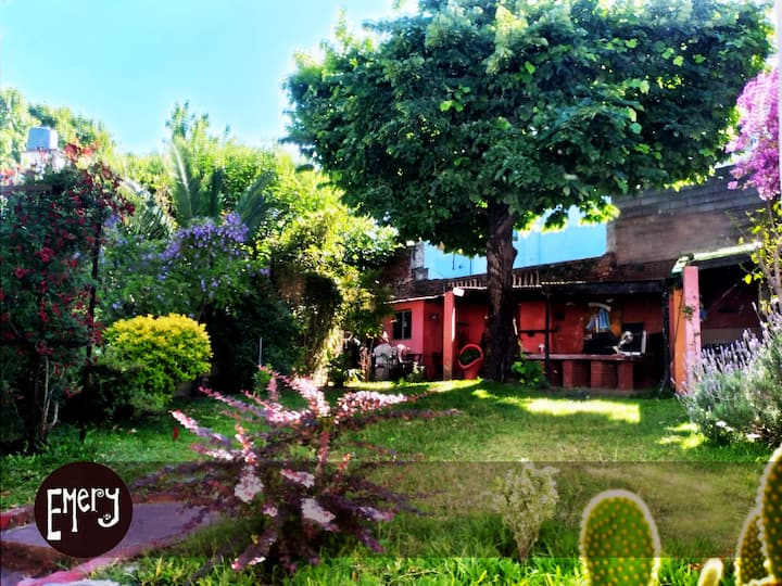 Habitación Privada, Zona Centro Con Espacio Verde. - Montevideo