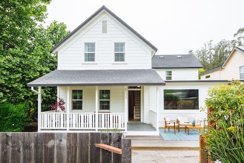 Charming, historic farm/beach retreat