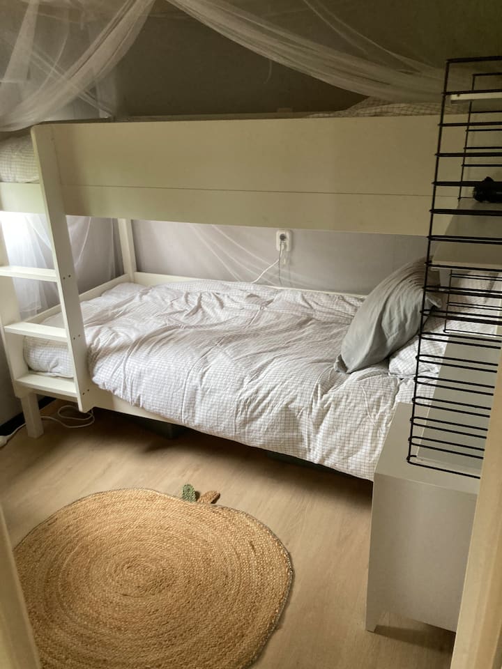 غرفة النوم 2