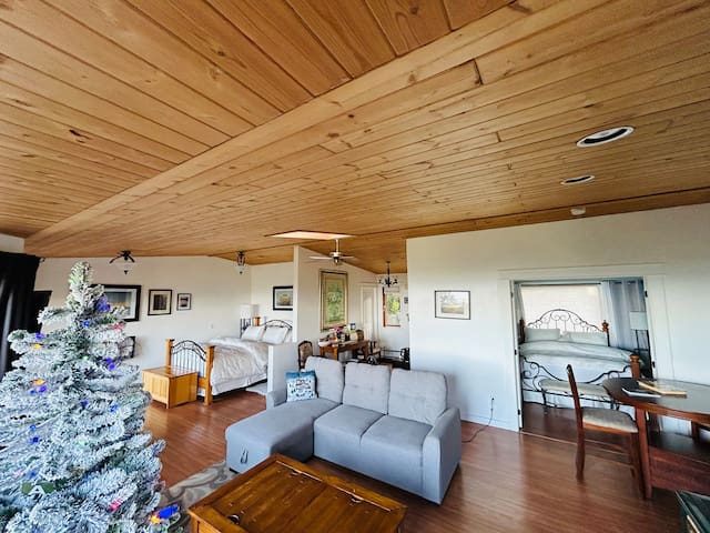 Ocean&Mountain View, next to Maxwell Mountain Park