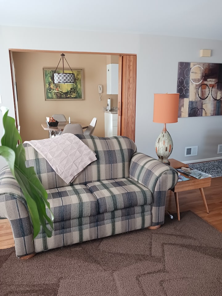Mid Century Modern Inspired Getaway - Idaho Falls, ID