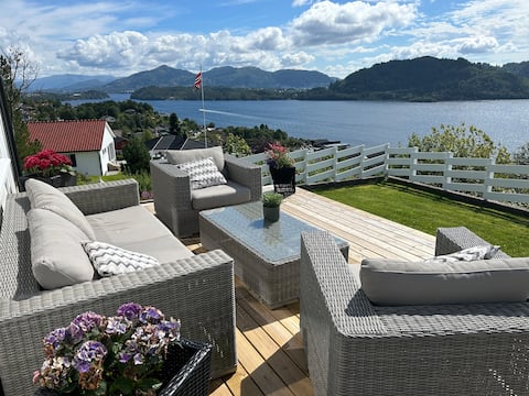 House with oceanview, 4 bedrooms, close to Bergen
