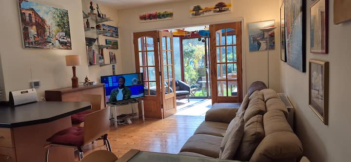 A Lovely 1-double Bed  + 1-sofa Bed Garden Flat - London, UK