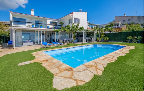 Beach front home in Malgrat de Mar
