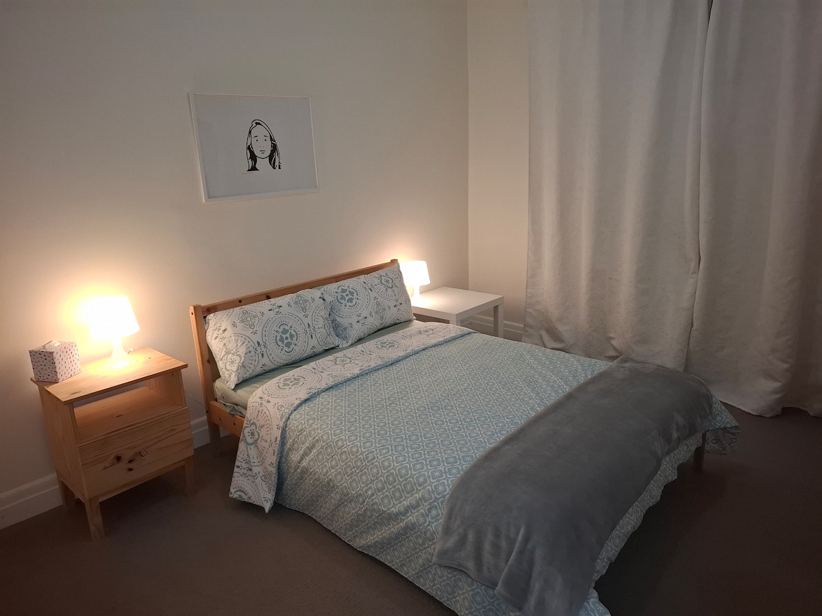 ملاذ ساحر في برك موني – راحة عصرية، موقع رائع، مناسب للحيوانات الأليفة (في الخارج فقط)