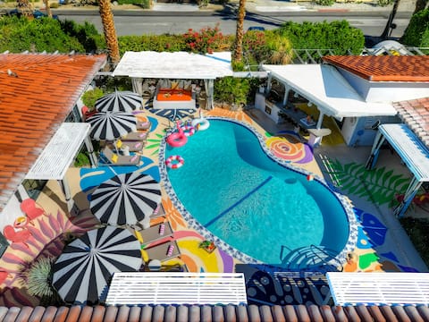 12BR Sleeps 30! Designer Poolside Adventure Dwtn!