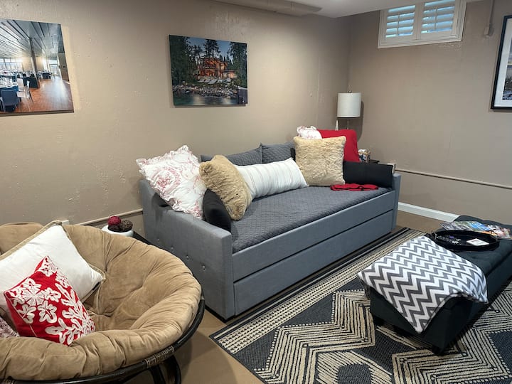 Cozy Basement Living With Private Entrance - Reno, NV