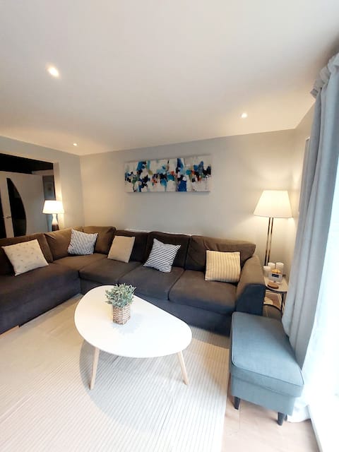 Top Airbnb: Tranquil haven in vibrant Liverpool - Absolute Gem in Knowsley