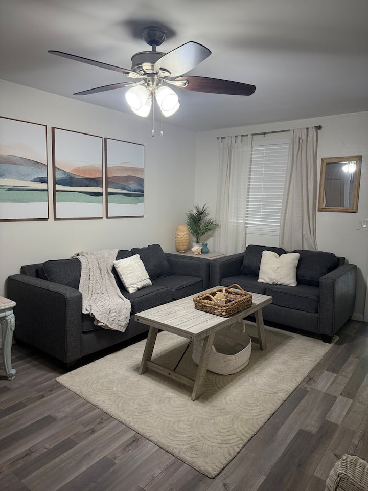 Jax Beach South Condo 1.5 Blocks From Beach - Ponte Vedra Beach, FL