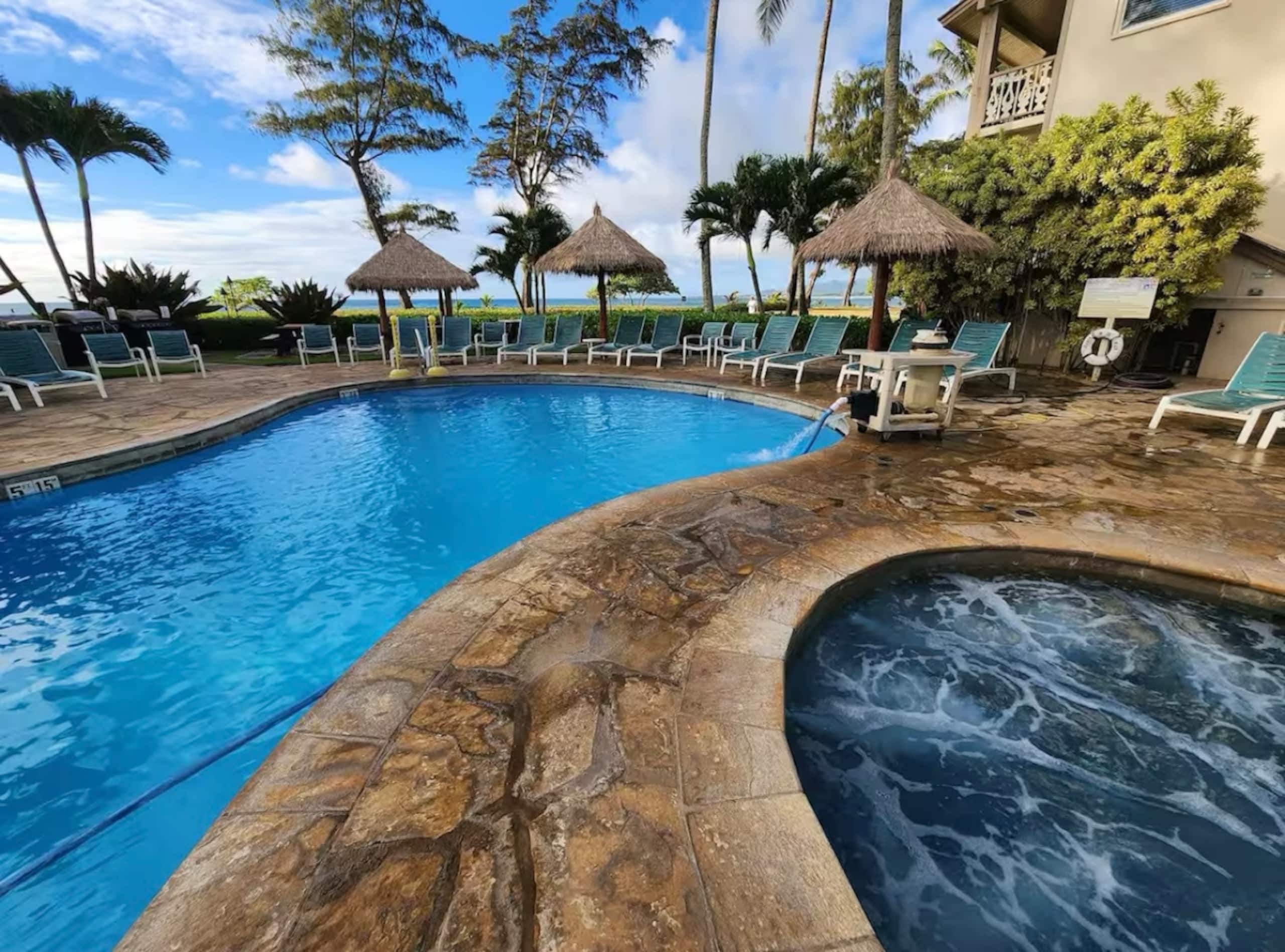 Beachfront oceanside condo paradise AC/pool/HT 247 - Photo 18