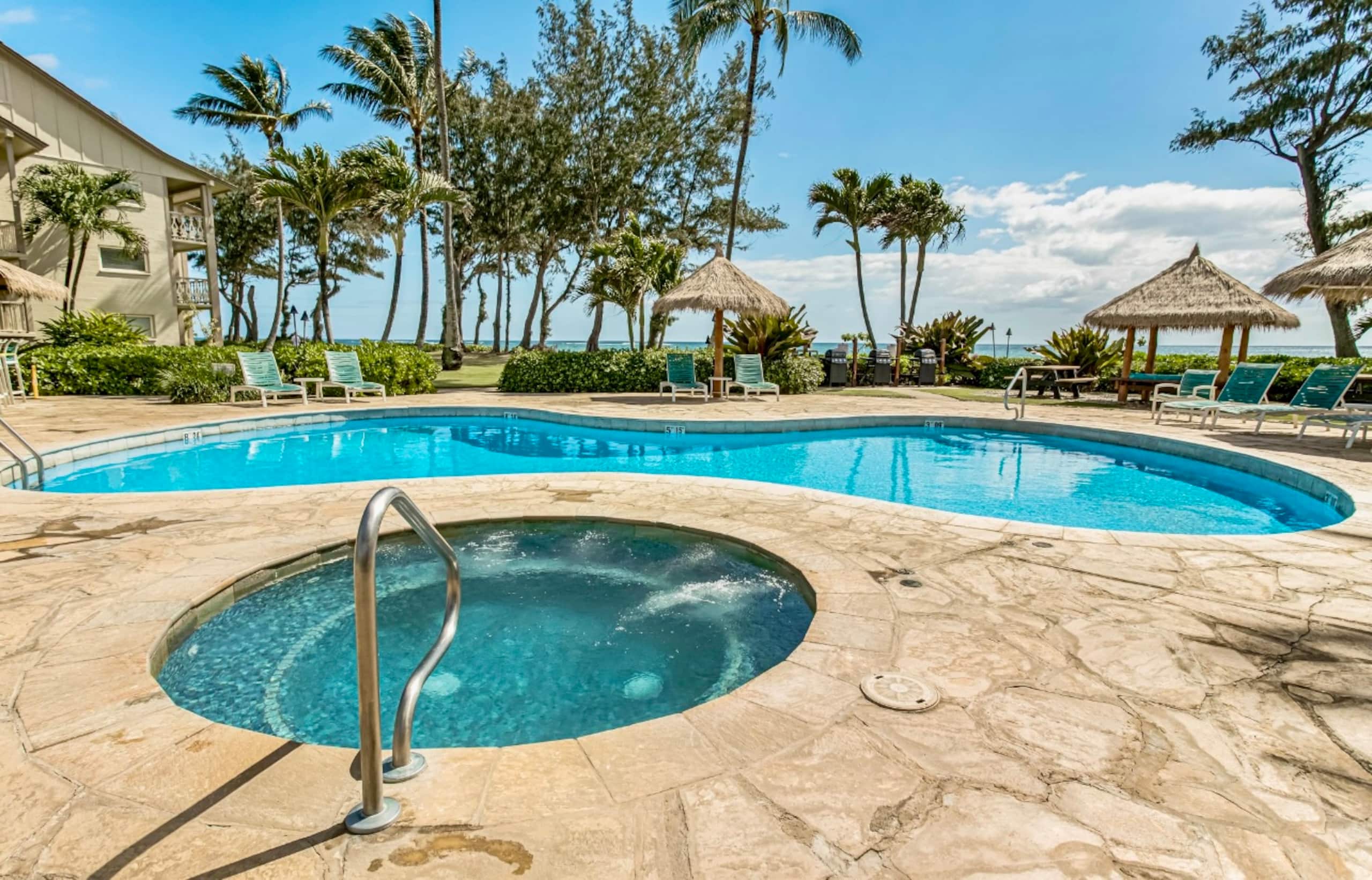 Beachfront oceanside condo paradise AC/pool/HT 247 - Photo 2