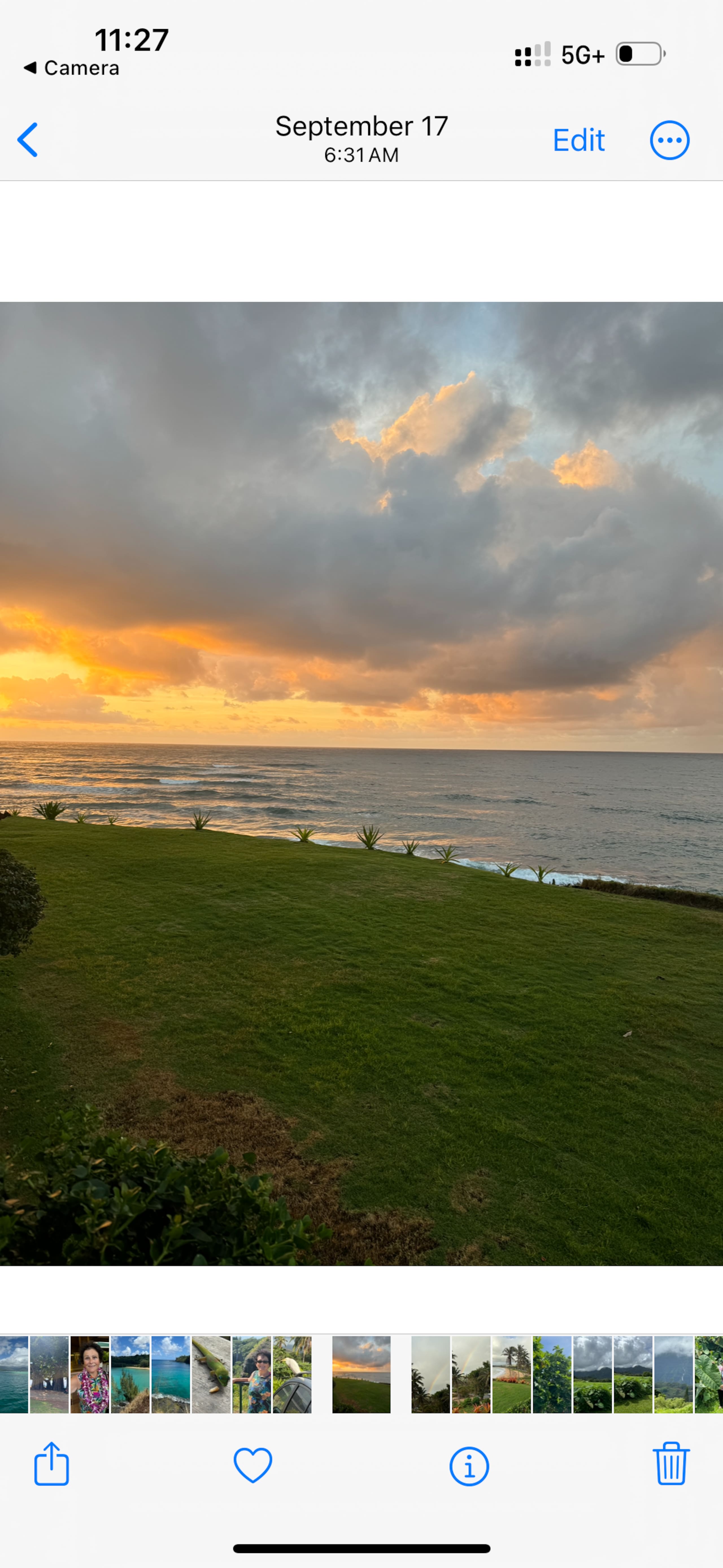 Beautiful OCEANFRONT Kauai Condo with beach access - Photo 18