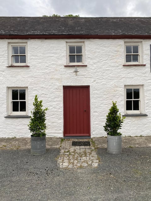 Maenllwyd: with Pickleball court + 3 acre field.