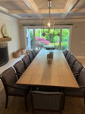 Luxury Gated Home near Newport & Beaches. 12 beds gallery image 5