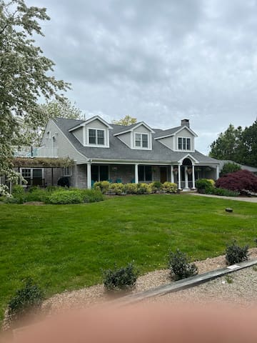 Luxury Gated Home near Newport & Beaches. 12 beds gallery image 4