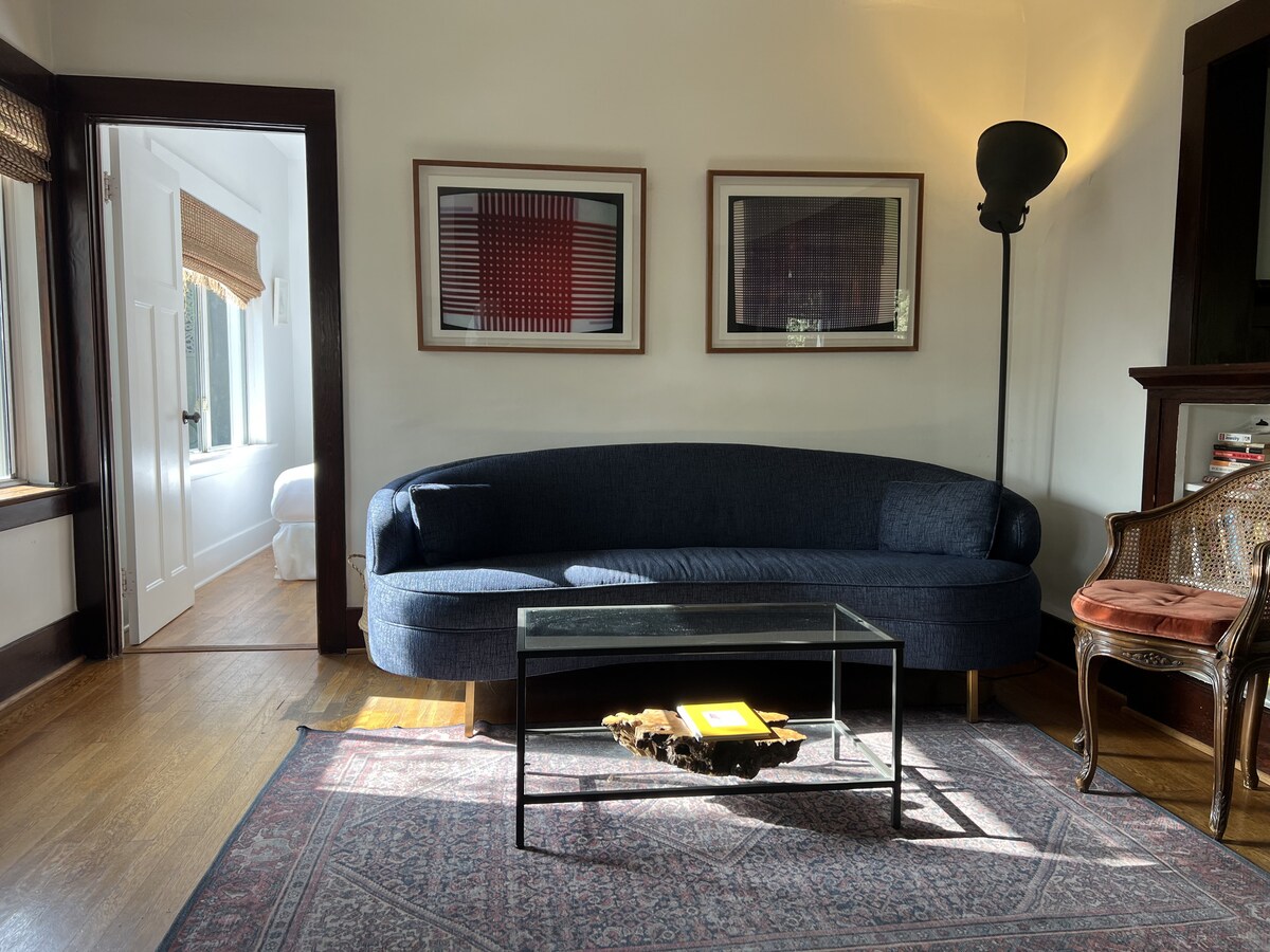 Top performing Airbnb: Los Feliz Craftsman Bungalow Getaway. in Los Feliz