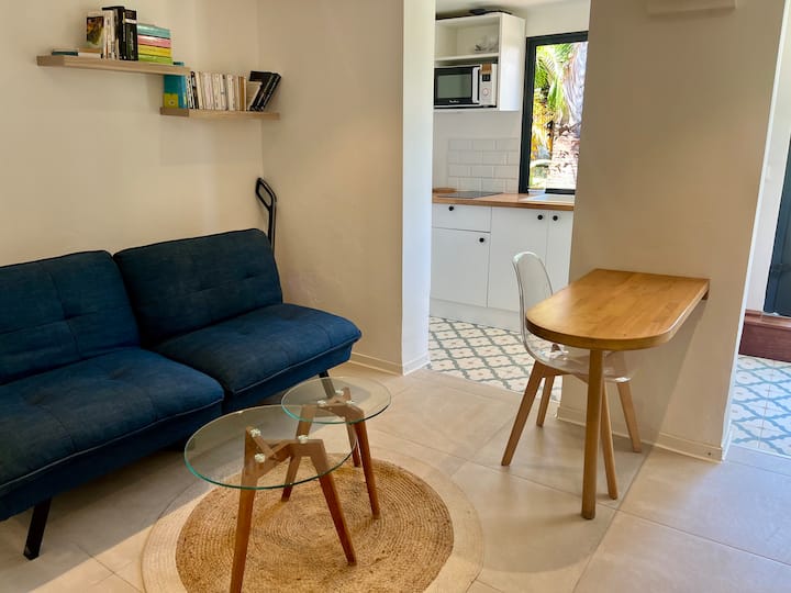 F1 Neuf Attenant à Une Maison Coloniale De La Vdc - Nouméa