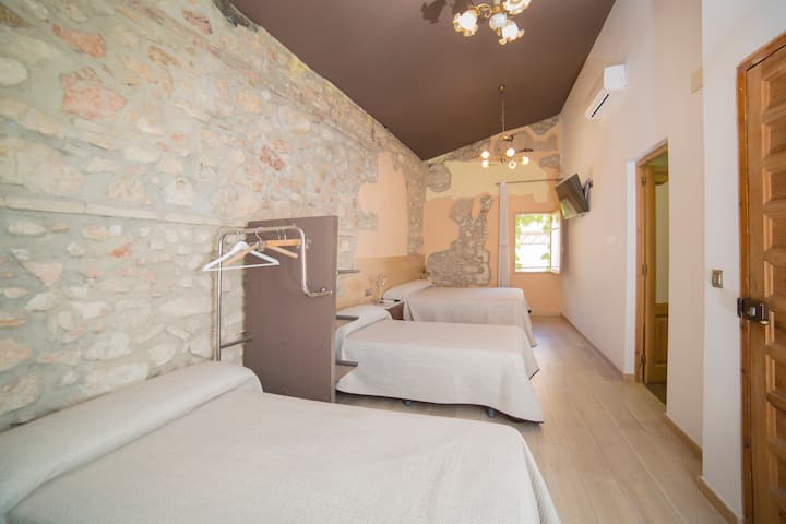 L´otelet By Sweet - Triple. Baño Privado - Tarifa Estandar - スペイン バレンシア