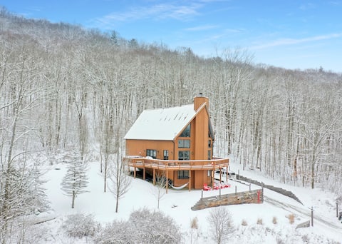 The Ridge Chalet in Ellicottville~Hot Tub & Sauna!