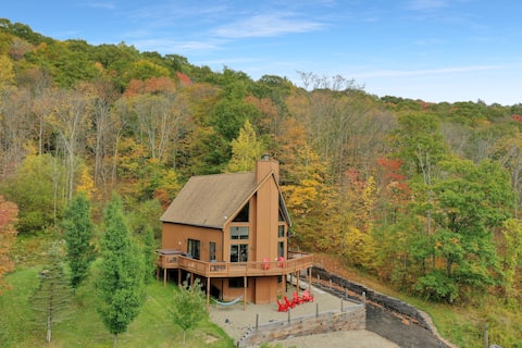 The Ridge Chalet in Ellicottville~Hot Tub & Sauna!