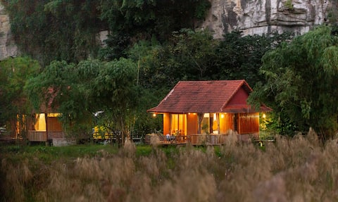 Bungalow double with bathtub Lotus Field Homestay