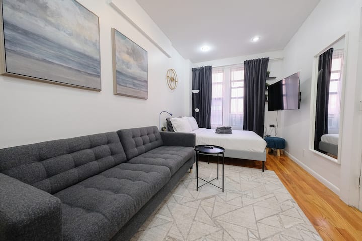 ★Cozy Studio Steps Away From Central Park, 6 & Q ★ - New York City