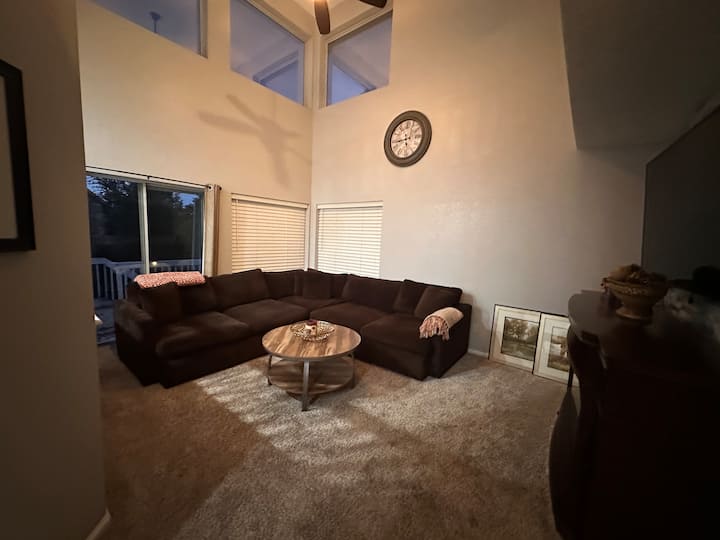 Charming Broomfield Home Close To Everything! - Broomfield, CO