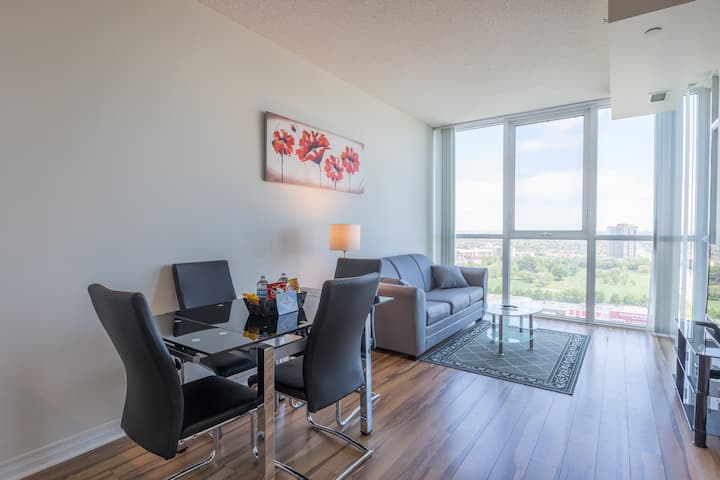 Professionally Managed Entire 1br+den Condosq1 C13 - Brampton