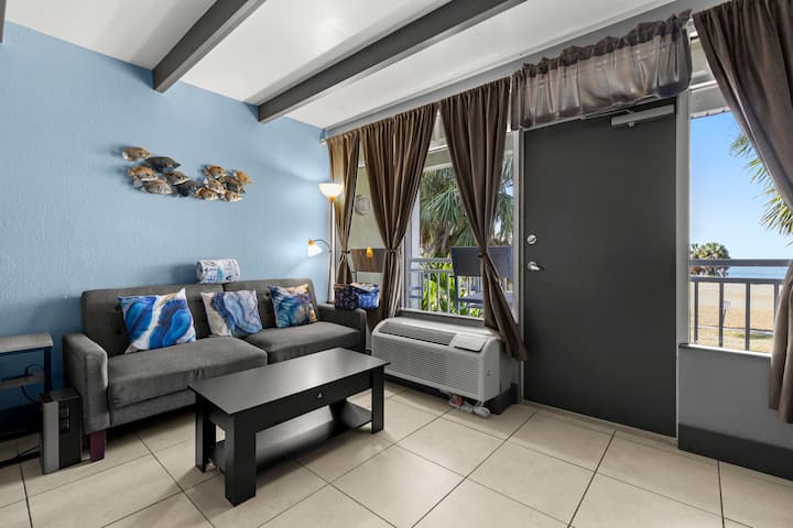 Sunset Del Mar (Studio With A View) - Bahia Beach, Ruskin