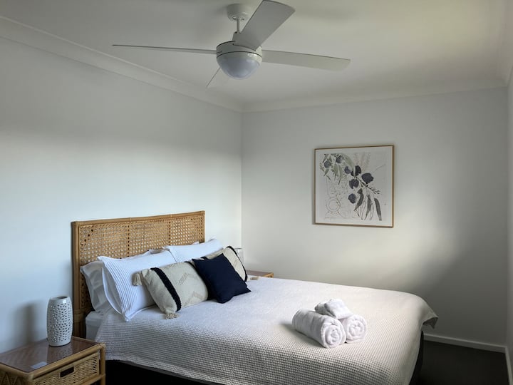 Chumba cha 3 cha kulala kilicho na chumba cha kulala kilichojengwa kwenye kabati la 