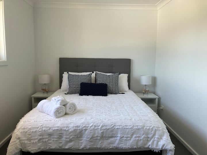 Chumba cha kulala 2 na kilichojengwa katika kabati