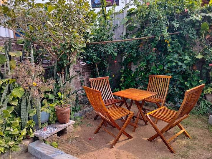 Anaconda Homestay:
Room In The Heart Of Hampi - Hampi